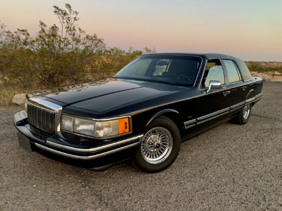 1992 Lincoln Town Car Sedan
