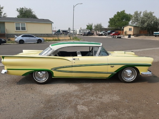 1958 Ford Fairlane Club Victoria