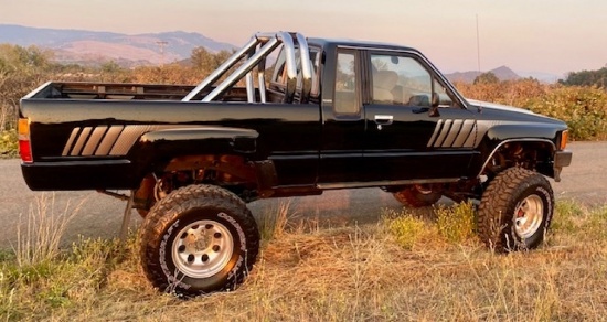 1987 Toyota SR5 4x4  Extra Pickup