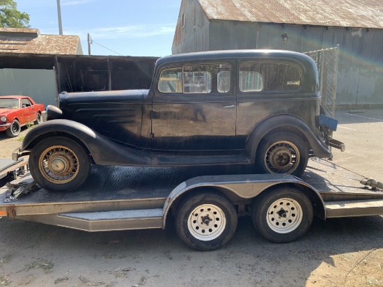 1935 Chevrolet 2 Door Sedan - Barn Find