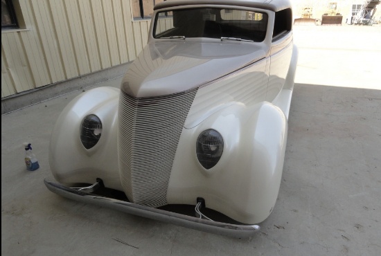1937 Ford Custom 2 Door