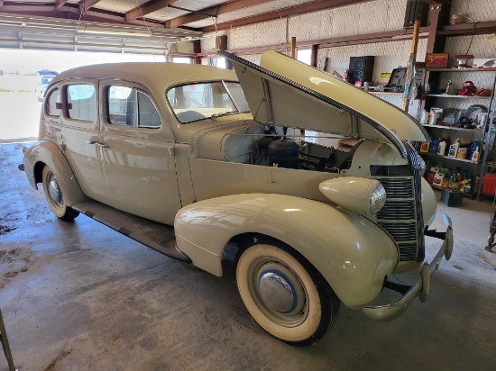 1937 Pontiac 6 Sedan