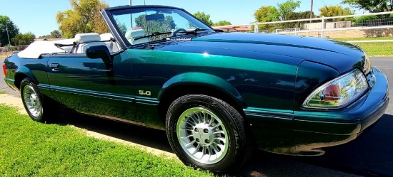 1990 Ford Mustang 25th Anniversary 7-Up Edition Convertible