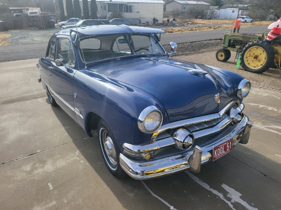 1951 Ford Custom 2dr