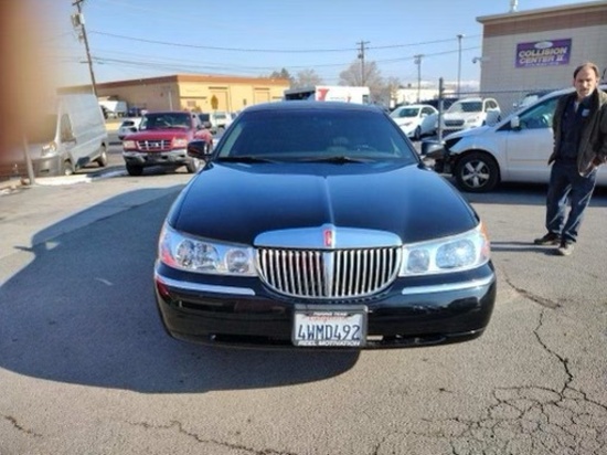 1999 Lincoln Limousine