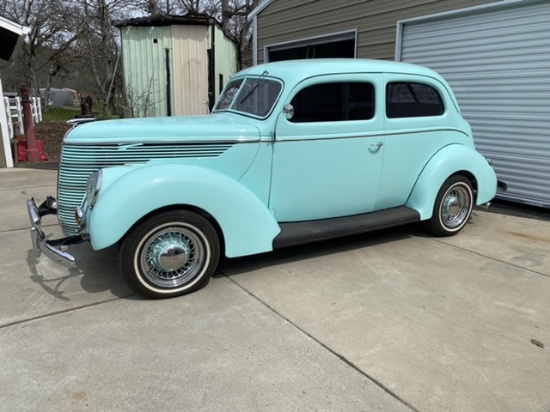1938 Ford 2 door sedan