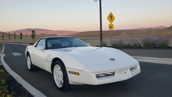 1988 CHEVROLET CORVETTE "35TH ANNIVERSARY EDITION"