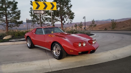 1974 CHEVROLET CORVETTE STINGRAY T-TOPS