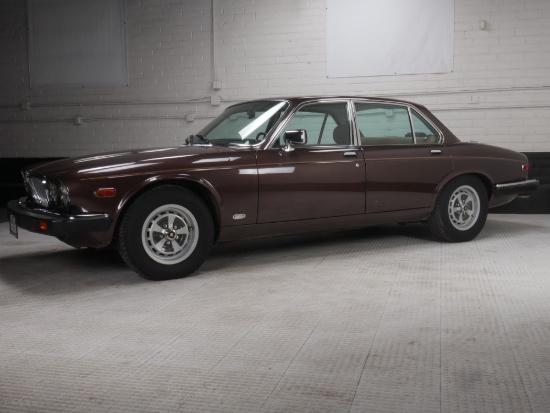 1986 Jaguar XJ6 sedan