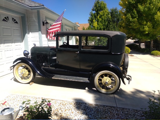 [NO RESERVE] 1928 Ford Model A sedan
