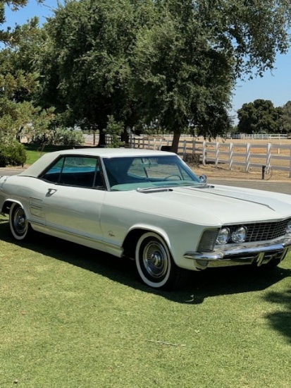 [NO RESERVE] 1963 Buick Riviera 2 door Coupe