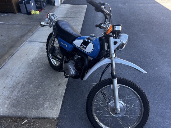1975 Yamaha DT 175 motorcycle enduro