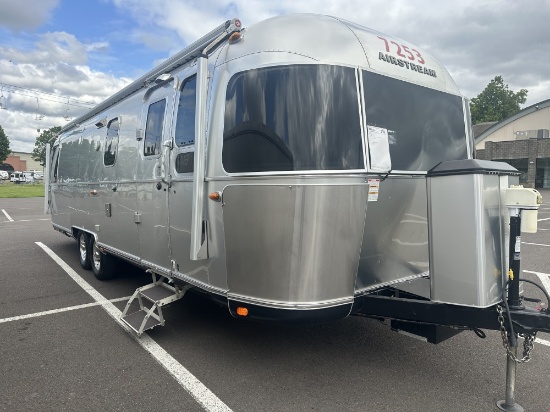 2017 Airstream 30’...... classic