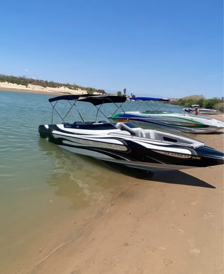 2006 Genesis 26' Speed Boat