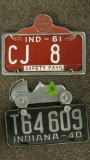 2 COLLECTIBLE LICENSE PLATES