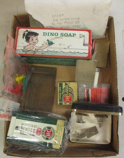LOT OF SINCLAIR ADVERTISING ITEMS