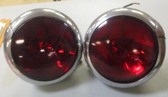 LOT OF 2 LIGHTS