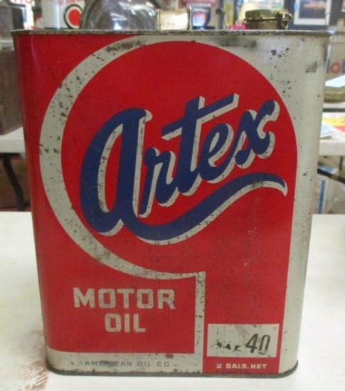 ONE MOTOR OIL CAN