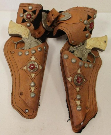 HOLSTER AND TOY GUN SET