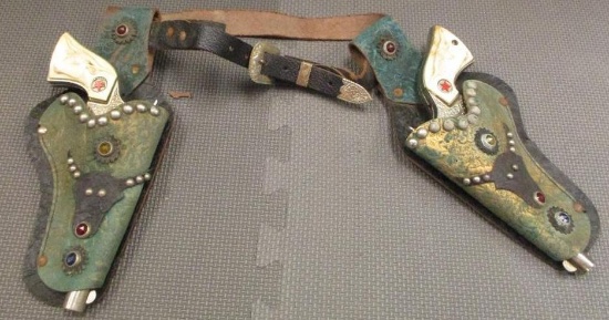 HOLSTER AND TOY GUN SET