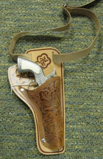 LONE RIDER CAP GUN AND HOLSTER