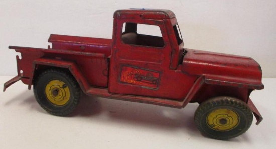 TOWING SERVICE TRUCK