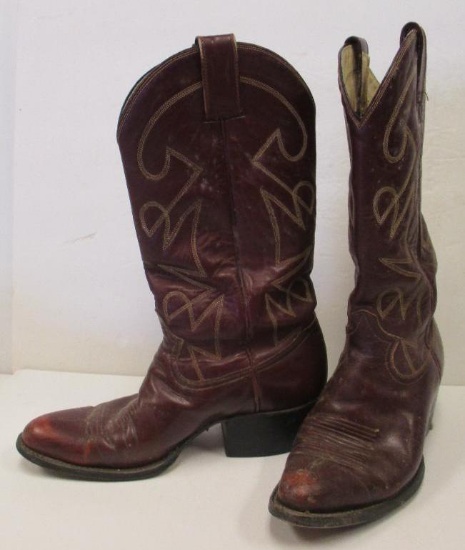 COWBOY BOOTS