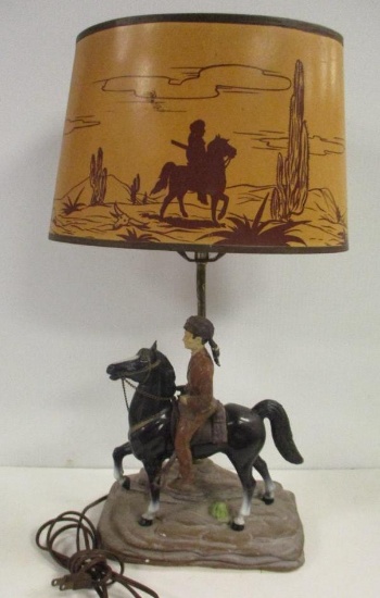 VINTAGE DANIEL BOONE LOOK TABLE LAMP