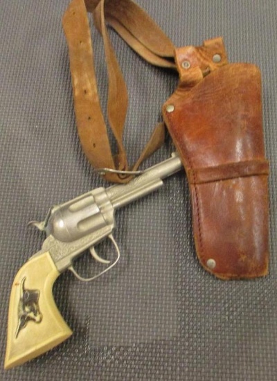 LEATHER HOLSTER