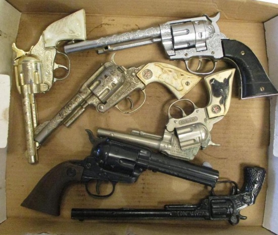 FLAT ASSORTED TOY GUNS