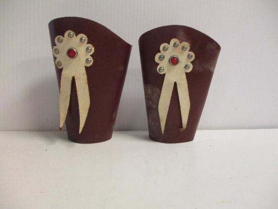 VINTAGE TOY COWBOY WRIST CUFFS