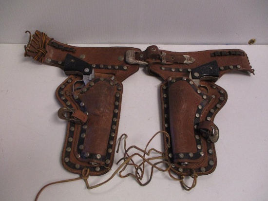 VINTAGE CHILDS ROY ROGERS HOLSTER WITH STALLION 38 CAP GUNS