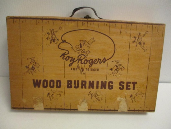VINTAGE ROY ROGERS AND TRIGGER WOOD BURNING SET