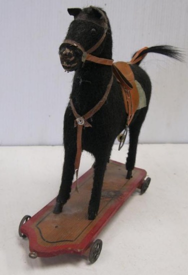 HORSE PULL TOY