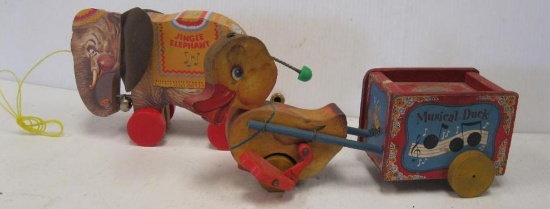 LOT OF 2 CHILDS PULL TOYS