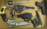 FLAT ASSORTED TOY GUNS