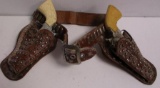 CHILDS HOLSTER AND CAP GUNS