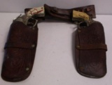 CHILDS CHEYENNE HOLSTER WITH GENE AUTRY CAP GUNS