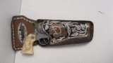 VINTAGE HOLSTER AND GUN SET TOY
