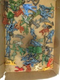 FLAT OF PLASTIC MILITARY MEN