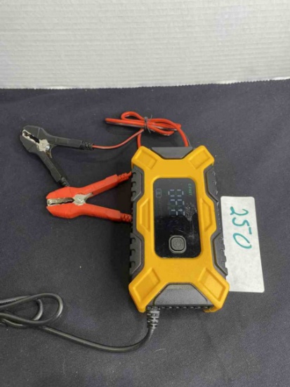 E-FAST 3 STAGE BATTERY CHARGER MODEL TK-300