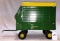 Ertl John Deere Enclosed Forage Wagon 1/16