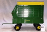 Ertl John Deere Enclosed Forage Wagon 1/16