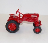 ERTL MCCORMICK FARMALL CUB 1/16