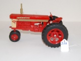 EARLY ERTL FARMALL 560 TRACTOR 1/16