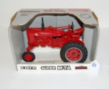 ERTL MCCORMICK FARMALL SUPER M-TA 1/16