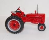 ERTL MCCORMICK FARMALL 200 1/16