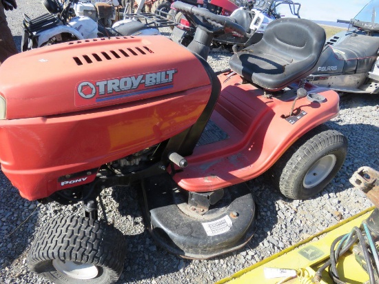 Troy Bilt Lawn Tractor w/42inch Deck