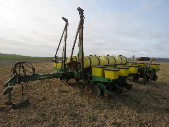 JD 7200 12 Row Corn Planter