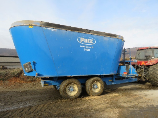 2016 Patz 2400 Series II TMR Mixer Wagon